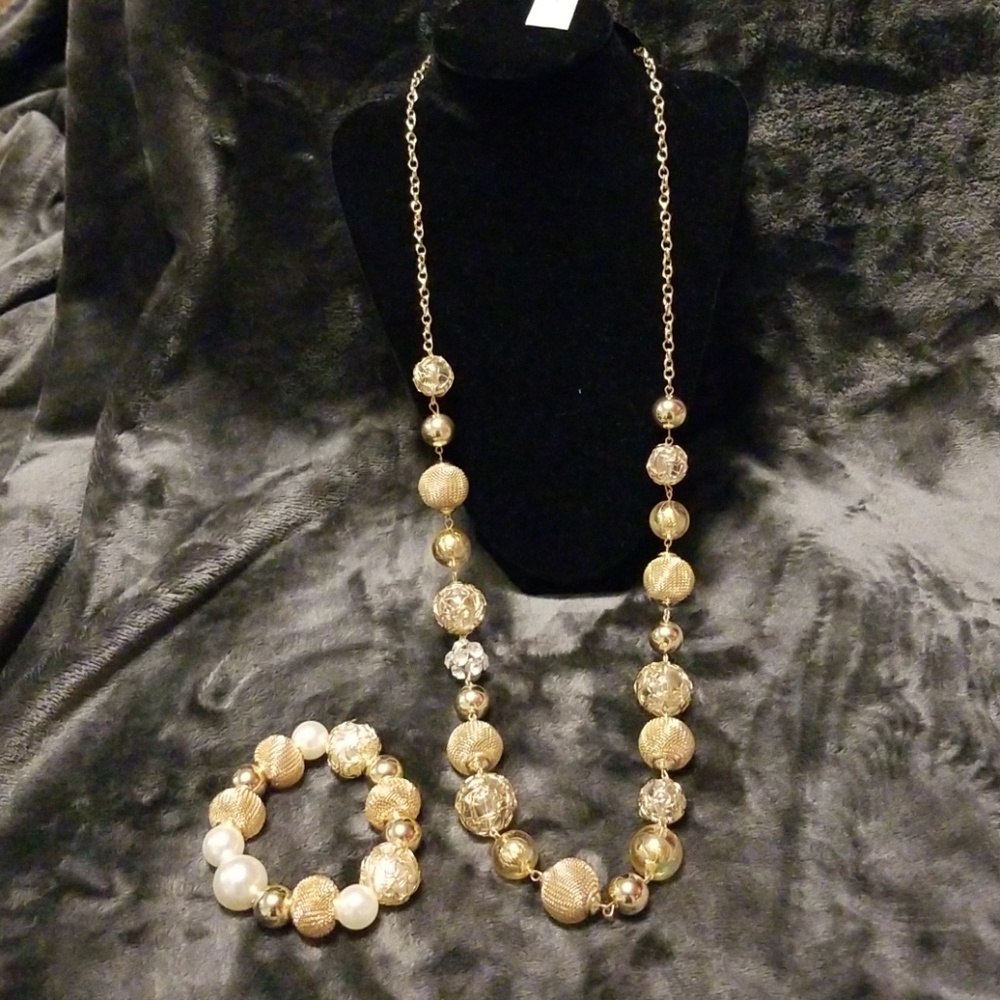 Matching Neclace and Bracelet